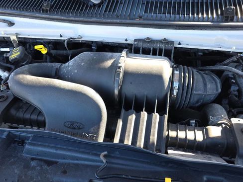 Used 2011 Ford E-150 and Econoline 150 image 4