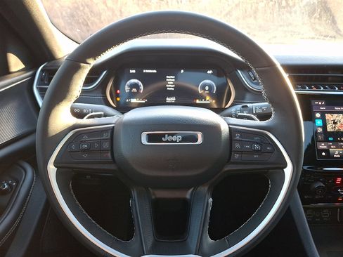 Certified 2023 Jeep Grand Cherokee L Altitude image 20