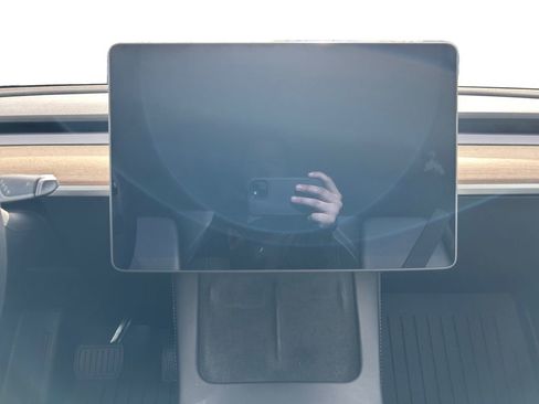 Used 2021 Tesla Model Y Long Range image 12