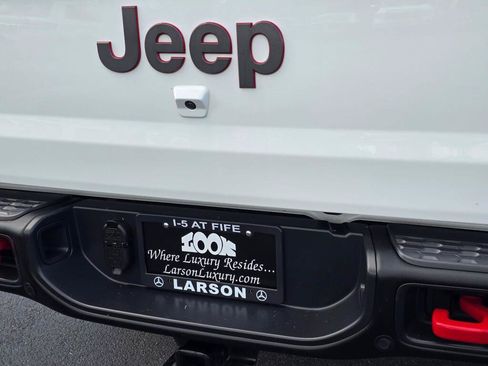 Used 2024 Jeep Gladiator Rubicon AWD/4WD image 36