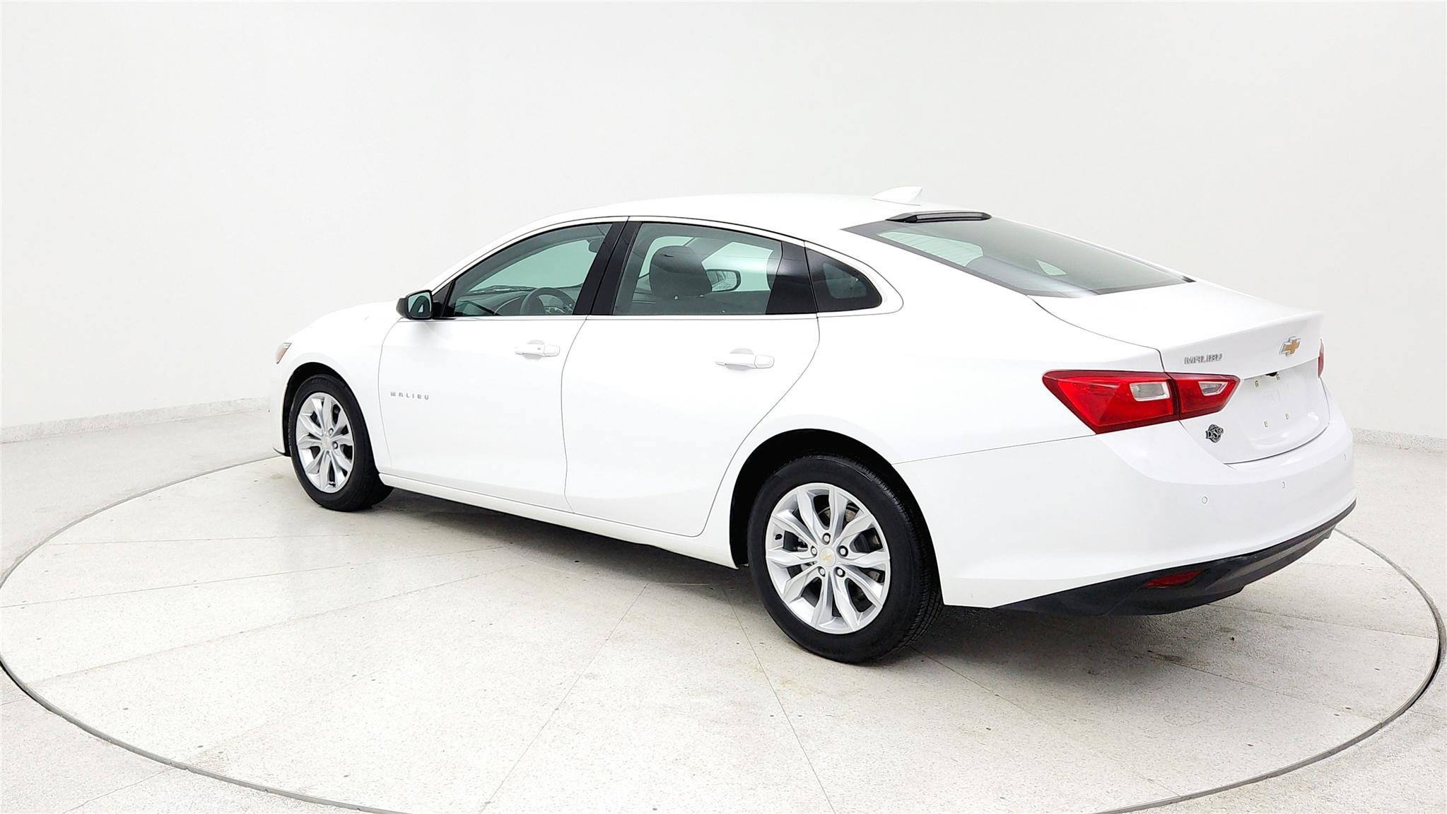 Used 2024 Chevrolet Malibu LT FWD image 3