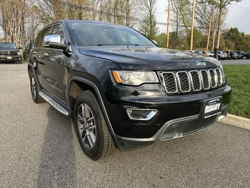 Used 2018 Jeep Grand Cherokee Limited AWD/4WD image 2