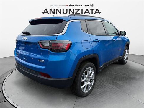Used 2023 Jeep Compass Latitude w/ Sun and Sound Group image 5