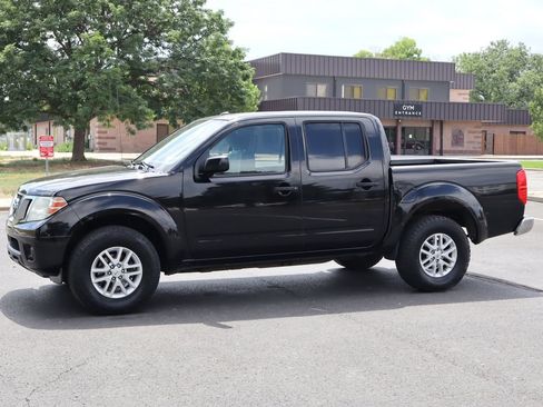 Used 2014 Nissan Frontier SV AWD/4WD image 10