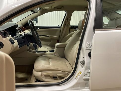 Used 2010 Chevrolet Impala LT w/ Luxury Edition Package FWD image 15