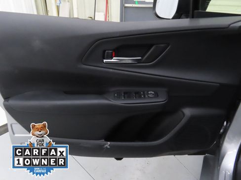 Used 2025 Toyota Prius Plug-In Hybrid image 9