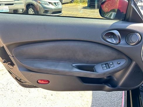 Used 2015 Nissan 370Z NISMO RWD image 21