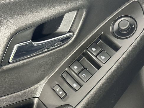 Used 2021 Chevrolet Trax LT FWD image 13