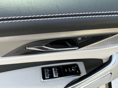 Used 2025 Jaguar F-PACE R-Dynamic S image 14