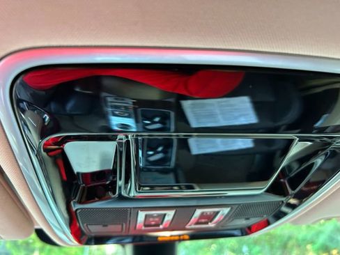 Used 2016 Land Rover Range Rover HSE image 25