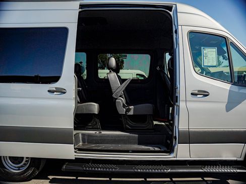 Used 2024 Mercedes-Benz Sprinter 2500 image 10