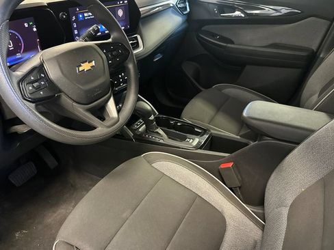 Used 2025 Chevrolet TrailBlazer LT AWD/4WD image 10