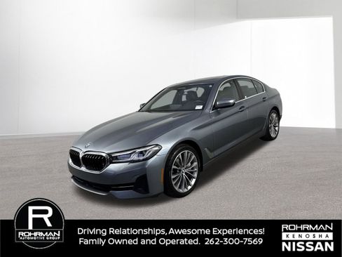 Used 2022 BMW 540i xDrive w/ Premium Package image 2