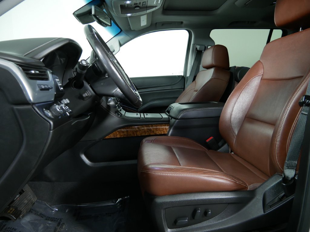 Used 2020 Chevrolet Suburban Premier w/ Premier Plus Edition AWD/4WD image 15