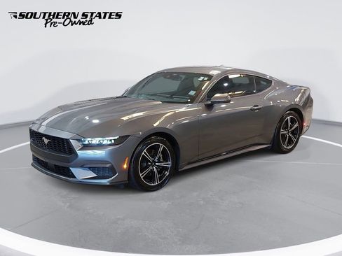 Used 2025 Ford Mustang Coupe RWD image 1