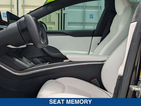 Used 2021 Tesla Model S Plaid AWD/4WD image 19