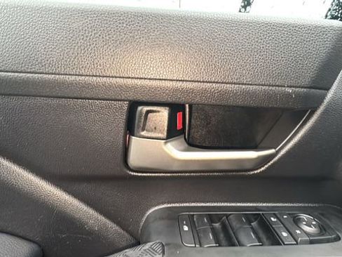 Used 2025 Toyota Tacoma TRD Sport AWD/4WD image 13