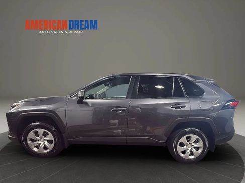 Used 2025 Toyota RAV4 LE AWD/4WD image 2