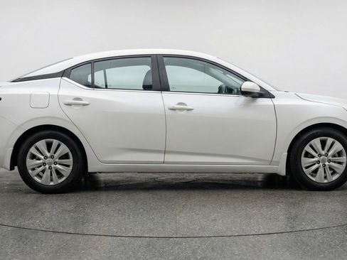 Used 2025 Nissan Sentra S image 11