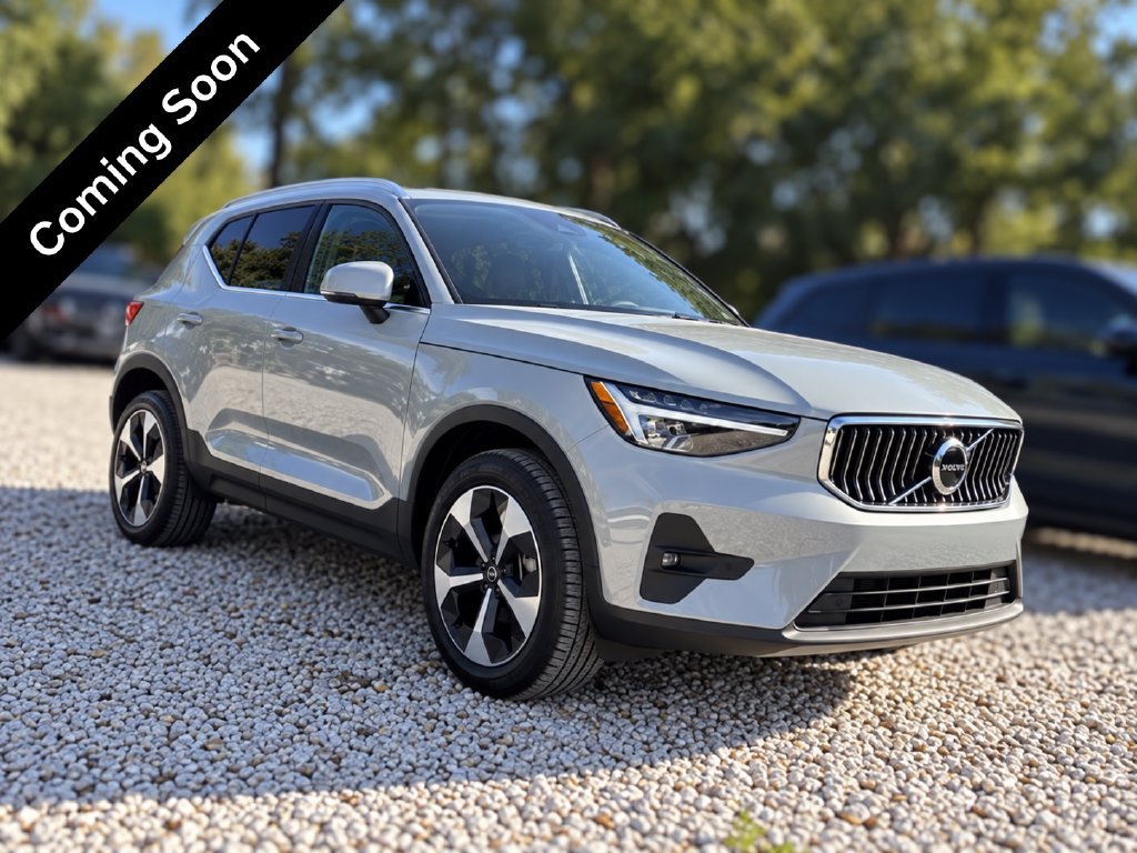 Certified 2024 Volvo XC40 B5 Plus AWD/4WD image 3