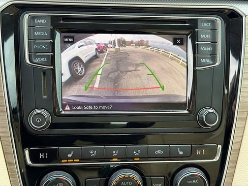 Used 2017 Volkswagen Passat 1.8T SE image 13