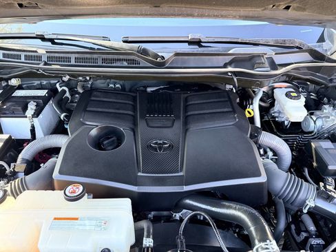 Used 2023 Toyota Tundra SR5 AWD/4WD image 31