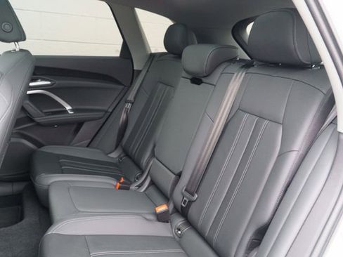 Used 2025 Audi Q5 Premium Plus w/ Premium Plus image 19