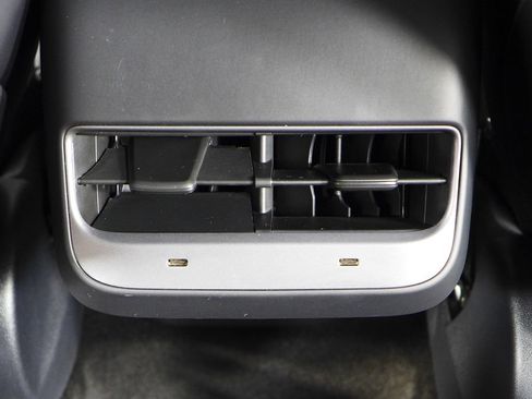 Used 2022 Tesla Model Y Performance AWD/4WD image 24