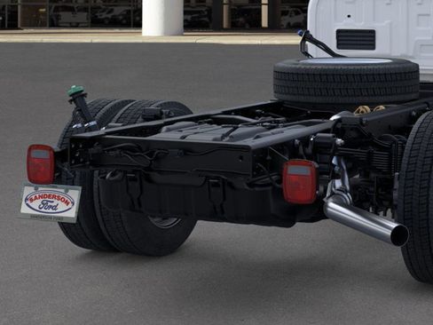 New 2026 Ford F550 4x4 Crew Cab image 21