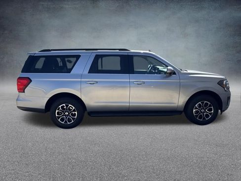Used 2024 Ford Expedition Max XLT image 6