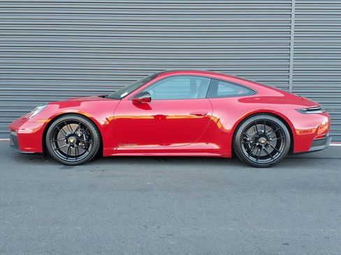 Used 2025 Porsche 911 Carrera GTS image 2