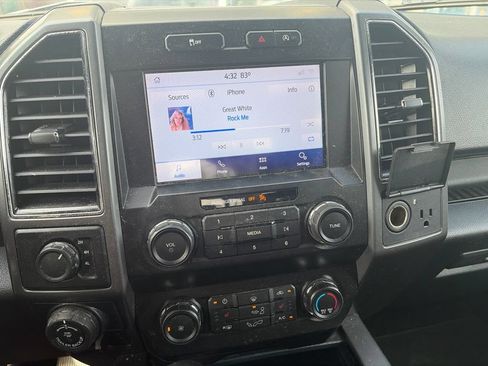 Used 2020 Ford F150 XLT w/ Equipment Group 302A Luxury AWD/4WD image 10