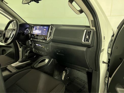 Used 2025 Nissan Frontier SV w/ SV Convenience Package AWD/4WD image 28