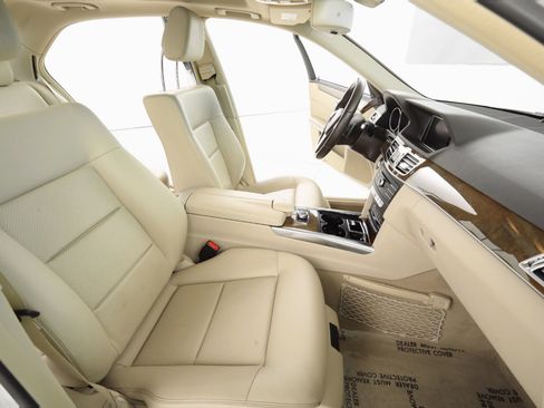 Used 2016 Mercedes-Benz E 350 4MATIC Sedan image 14