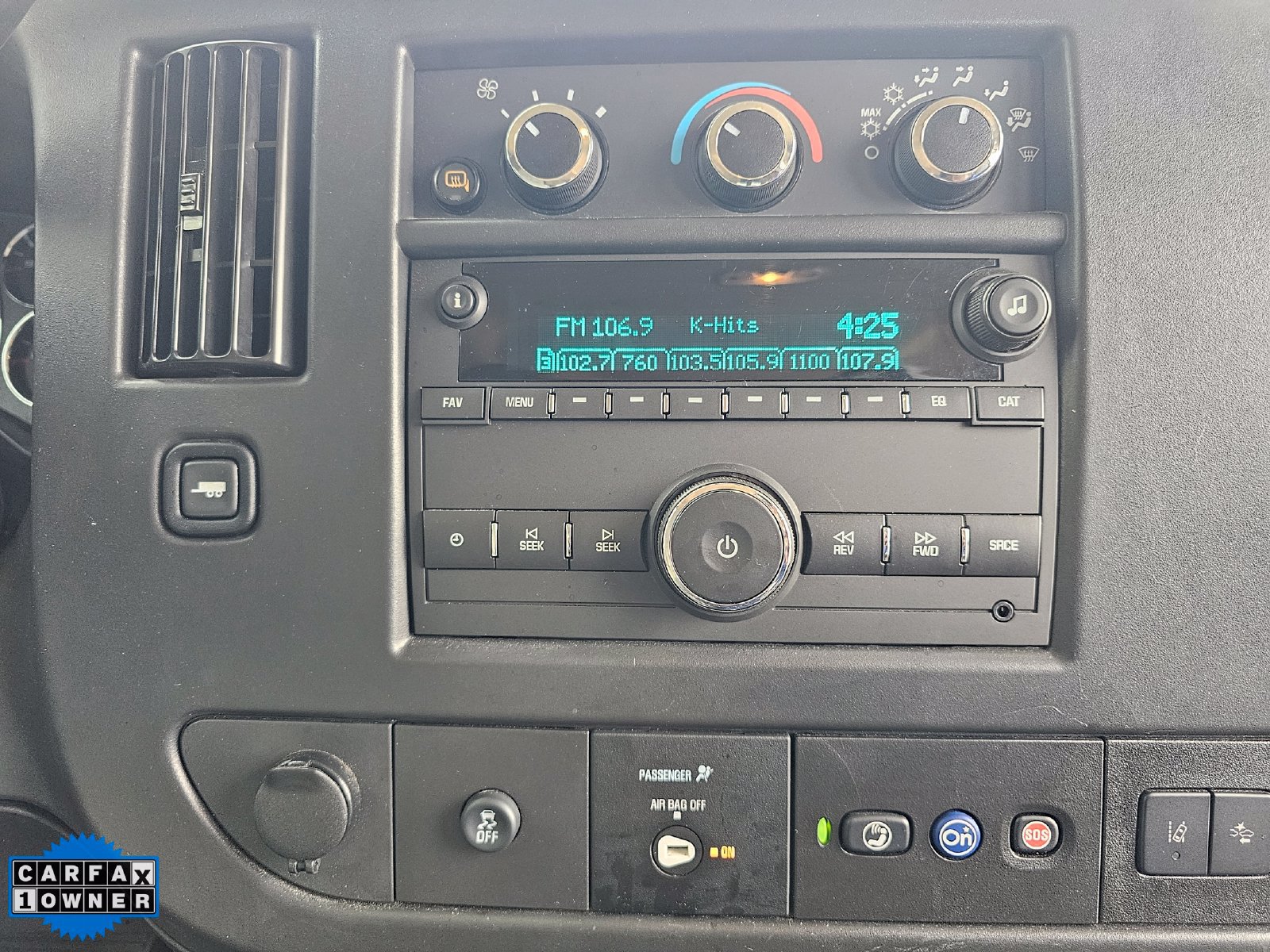 Used 2025 Chevrolet Express 3500 LT w/ LT Preferred Equipment Group RWD image 17