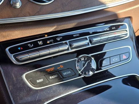 Used 2017 Mercedes-Benz E 300 RWD Sedan image 35