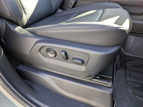 Certified 2025 GMC Sierra 2500 SLT w/ SLT Premium Package image 26