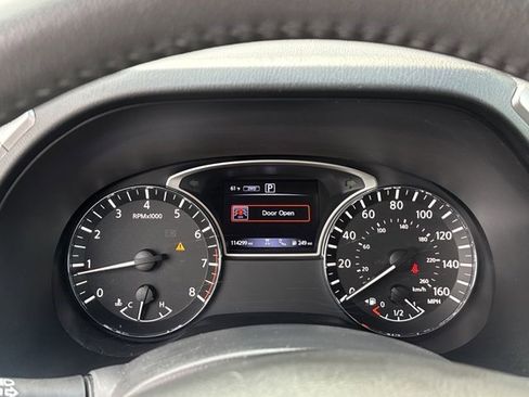 Used 2018 Nissan Pathfinder Platinum image 41