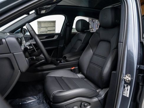 New 2026 Porsche Cayenne Coupe image 5