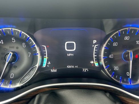 Used 2021 Chrysler Pacifica Limited w/ Premium & Safety Sphere Group AWD/4WD image 23