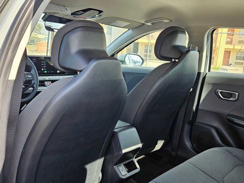 Certified 2025 Kia K4 LXS image 17