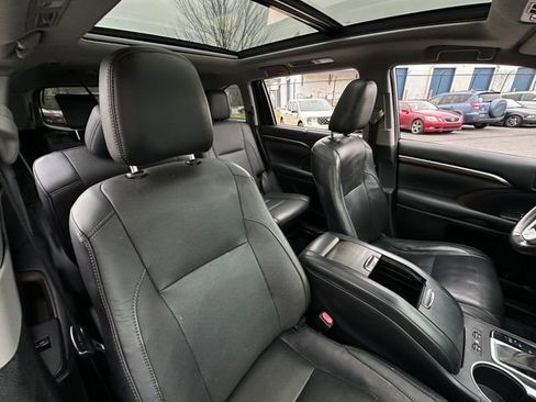 Used 2016 Toyota Highlander Limited Platinum image 42