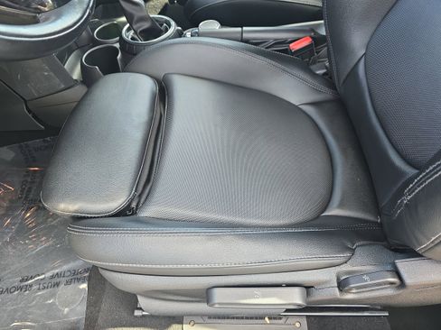 Used 2016 MINI Cooper 2-Door Hardtop image 13