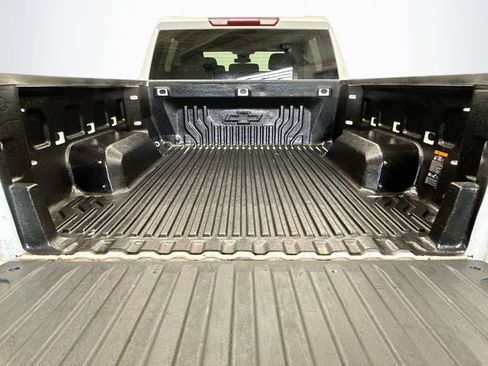 Used 2024 Chevrolet Silverado 1500 LT AWD/4WD image 28