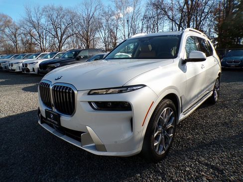 Certified 2023 BMW X7 xDrive40i w/ Premium Package image 1