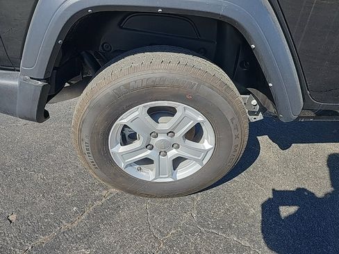 Used 2023 Jeep Wrangler Sport S image 11