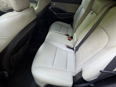 Used 2017 Hyundai Santa Fe Sport FWD image 9