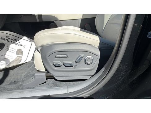 Used 2024 Hyundai Santa Fe Calligraphy FWD image 19