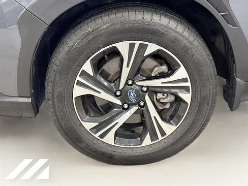 Used 2024 Subaru Crosstrek 2.0i Premium AWD/4WD image 32