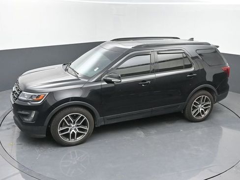 Used 2016 Ford Explorer Sport w/ Equipment Group 401A AWD/4WD image 30